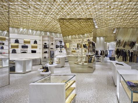 Versace New Sustainable Boutique in Miami | LES FAÇONS