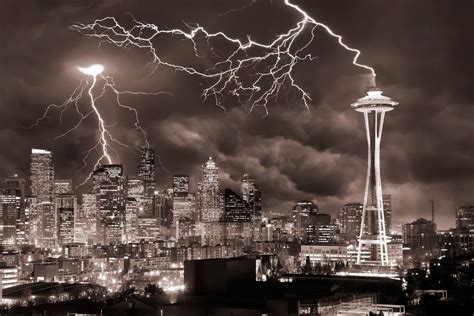 Lightning Hitting The Seattle Space Needle Smithsonian Photo Contest