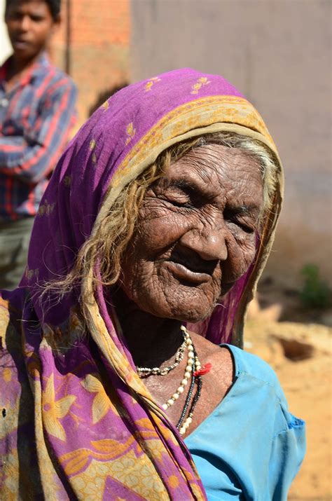 Hd Wallpaper Woman Taking Selfie India Old Women Blind Indian Sari Granny Wallpaper Flare