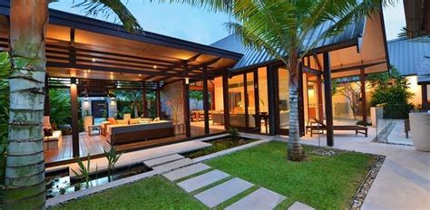 Nestled in the south, the beach city of kuta boasts lively bars, while sanur, nusa dua, and seminyak are famous resort towns. Resort Style Home Floor Plans - Archivosweb.com | Bali ...