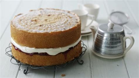This is the traditional recipe for a victoria sponge cake, a much loved english favourite. BBC - Food - Victoria sponge recipes