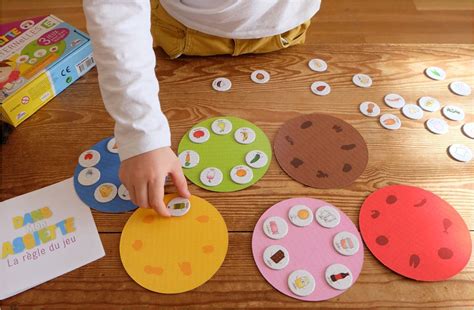 La méthode montessori accompagne votre enfant pour travailler sa concentration, sa si votre enfant ne va pas encore à la maternelle, et que vous souhaitez l'occuper avec des activités ludiques et pédagogiques, vous allez. Jeux manuel 3 ans - young planneur