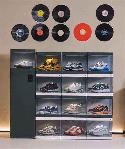 Lg Releasing Modular Sneaker Display Case With Steam Cleaner And Odor