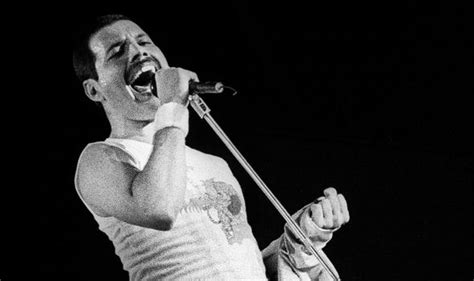 Freddie mercury's birth name was farrokh bulsara. Freddie Mercury real name: What was Queen frontman's real ...