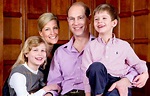Caras | Príncipe Eduardo divulga fotografia de família para assinalar ...