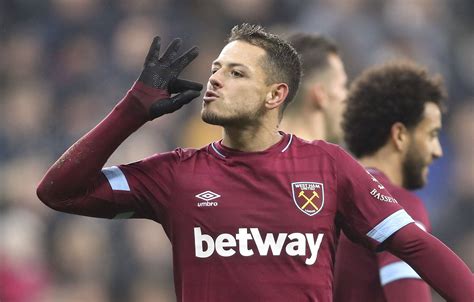 Hernandez Double Helps West Ham To 3 0 Win At Newcastle Ap News