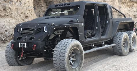 This Shop Chops 2021 Jeep Gladiators In Half To Make Kevlar Coated 6x6