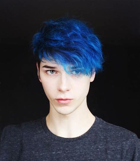 To avoid this, stick with colors close to your natural hair color, at most one or you can instead apply the color to a comb using a tint brush. 1001 + Ideas for Trendy and Cool Haircuts for Boys | Boy ...