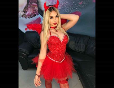 A mc carol queria a sua música, mas acabou ganhando rola dos dois negões. Internautas criticam fantasia da MC Melody - Cultura