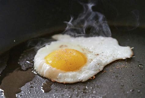 Texas Heat Viral Tiktok Shows Woman Cooking Egg On Driveway