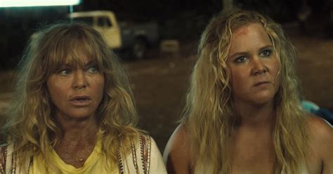 Amy Schumer And Goldie Hawn Wild Out In First Snatched Trailer Huffpost