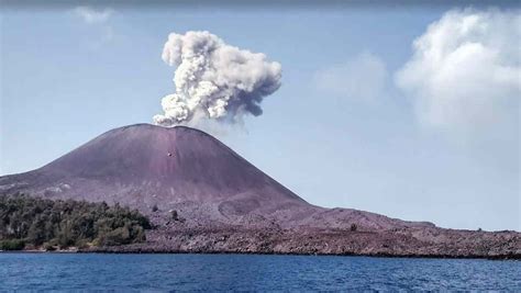 Gunung Anak Krakatau Erupsi Bmkg Tak Berpotensi Tsunami Harapan Rakyat