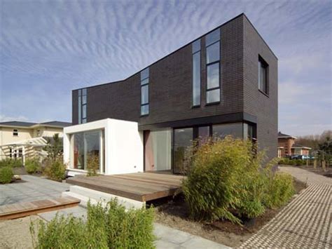 Modern Brick House Design Comfort And Minimalist In Style