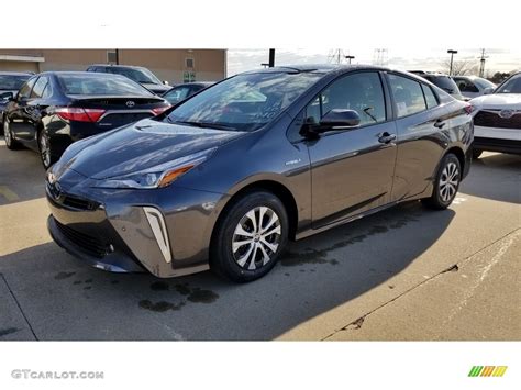 2020 Magnetic Gray Metallic Toyota Prius Xle Awd E 137531244