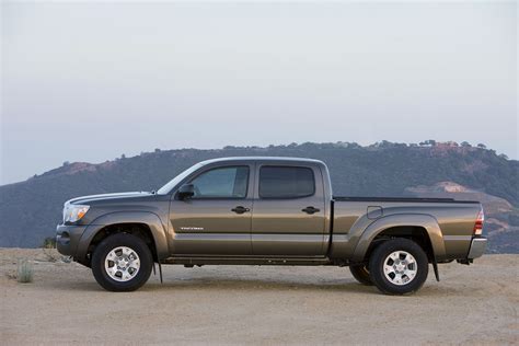 Toyota Tacoma 4x4 4 Cylinder Reviews Prices Ratings With Various Photos