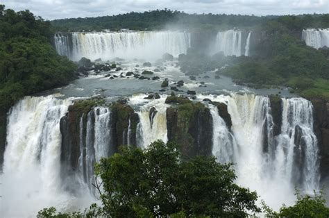 Les Chutes Brésilienne Iguazu Arts Et Voyages