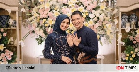 Menyandang Status Baru Ini Artis Yang Gelar Tunangan Di Tahun