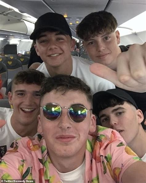 Teen Went To Spain Behind Mum S Back And Sent Her Plane Selfie Readsector