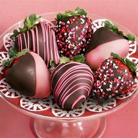 Wedding Strawberrys In Pink Chocolate Covered Strawberries