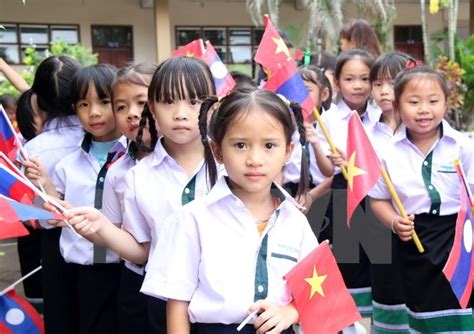 Nguyen Du Vietnamese Lao Bilingual School Starts New School Year