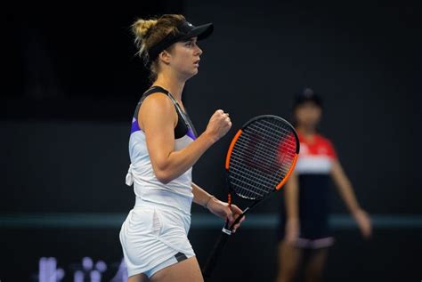 Elina defeated the american sloane stephens in the decisive match. Elina Svitolina avança sem dificuldades para os 'quartos ...