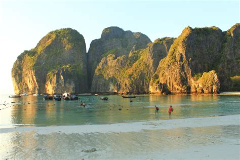 It's the opportunity of a lifetime to experience the andaman sea by doing some island hopping to idyllic beaches and vistas that you will remember. The Top 10 Things To Do In Phi Phi Island