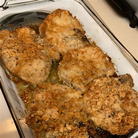 Use a homemade dry rub to really pork chops will go with practically anything — potatoes, pasta, rice for starch, and kale, spinach. Famous Pork Chops Photos - Allrecipes.com