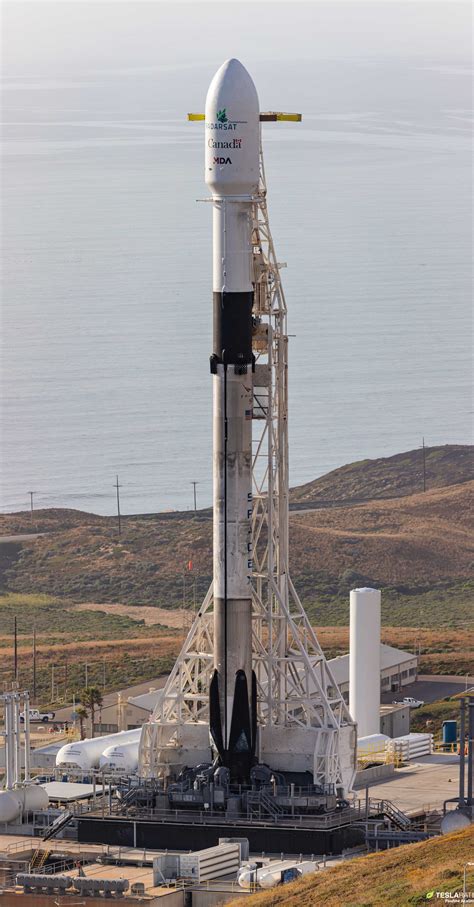 Spacexs Falcon 9 Sticks Foggy Booster Recovery At California Landing Zone