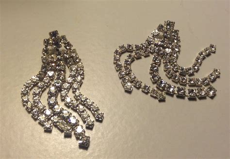 Vintage Rhinestone Cascade Earrings · Olivousretrojewelry Vintage