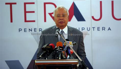 Penerbitan pekeliling amalan perniagaan terbaik, buku panduan & kisah pelanggan yang dihormati, susulan pengumuman terkini perintah kawalan pergerakan (pkp), operasi perkhidmatan ssm di ibu pejabat, pejabat. 45% kontrak Projek LRT 3 untuk syarikat Bumiputera ...