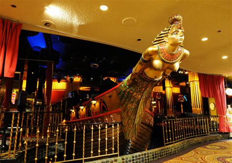 Nightspot From The 70s Cleopatras Barge Is Last Icon Of Vegas Strip