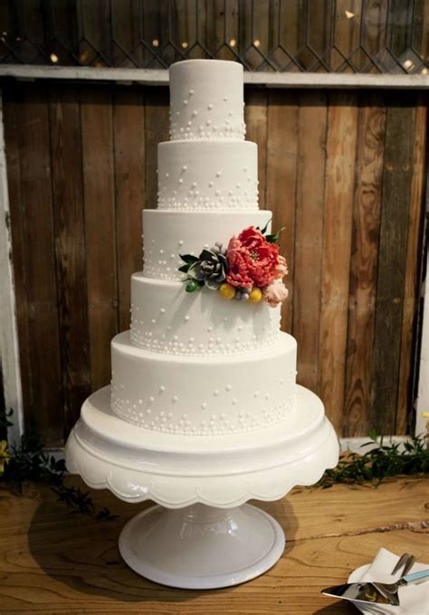 Simple Wedding Cakes With Beautiful Details Modwedding