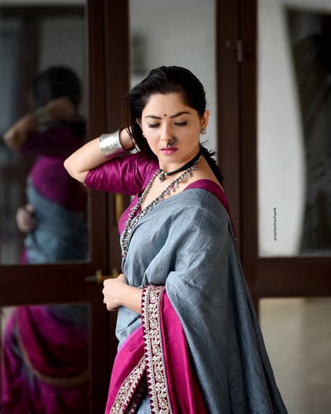 Marathi Actress Sonalee Kulkarni Looking Like A Royalty In Grey And Pink Saree See Pics