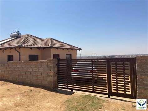 3 Bedroom House For Sale In Clayville Ext 45 1444011 Myproperty