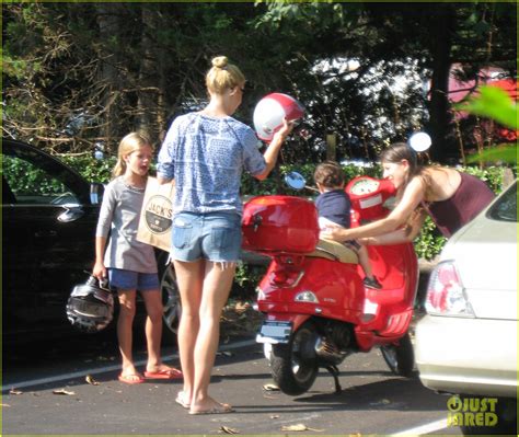 Gwyneth Paltrow And Apple Moped For Their Coffee Run Photo 2934005