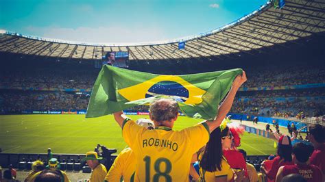 a história do futebol no brasil e no resto do mundo mestre expert