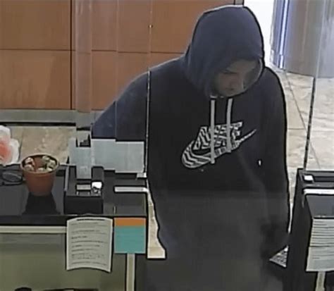 Fbi Releases Photos Of Springfield Bank Robbery Suspect Kolr