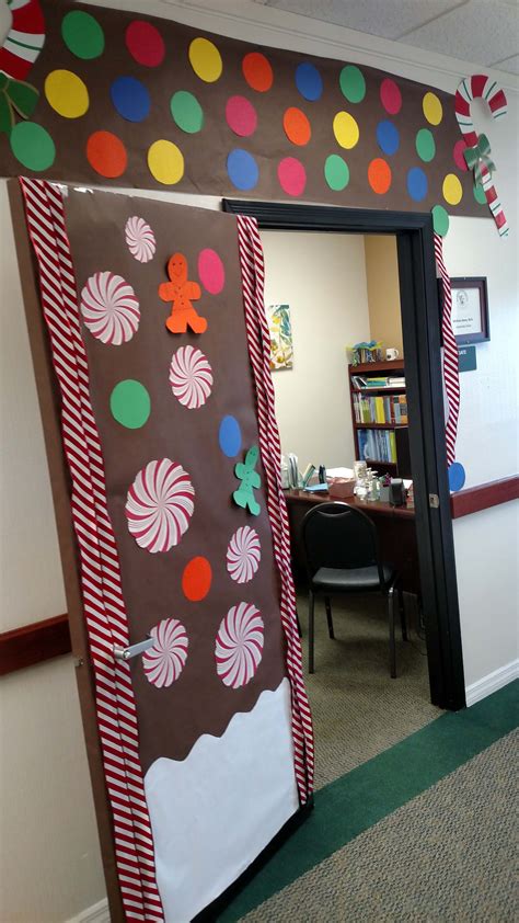 Orlando Holds A Door Decorating Contest Keiser University