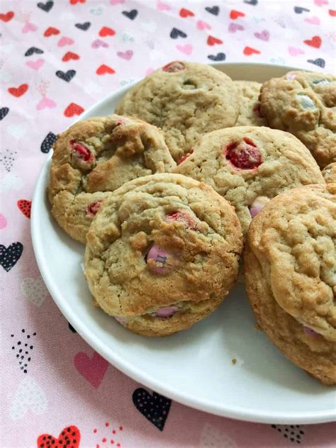 Today i have these yummy m&m's valentine cookies. Valentine's M&M cookies - To Eat, Drink & Be Married