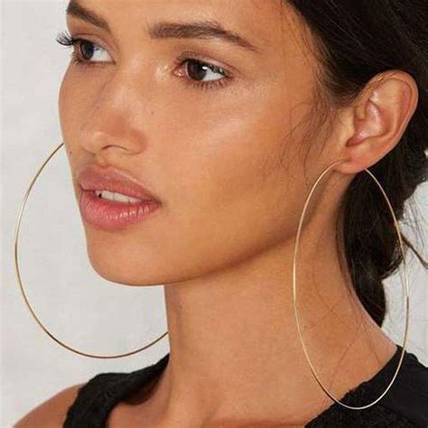 What Are The Most Popular Hoop Earrings Styles This Year