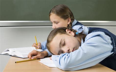 Schlafen An Der Schule Stockbild Bild Von Leute Mitschüler 2947707