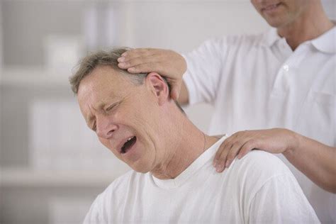 Treating Neck Pain At Chiropractor The Spine Institute Csr