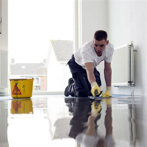 Apply floor leveling compound primer to the floor with a paint roller. Laying Wood Flooring On Concrete Screed - Carpet Vidalondon