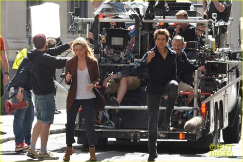 Tom Cruise Gets Back Into Action For The Mummy With Annabelle Wallis Photo 3708111