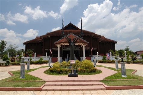Interesting Places In Malaysia Pasir Salak Historical Complex
