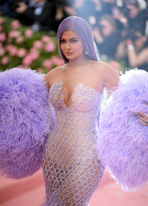 Kylie Jenners Dress At The 2019 Met Gala Popsugar Fashion Uk Photo 7