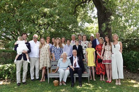 La Famille Royale Belge R Unie Pour Les Ans De Mariage Dalbert Ii
