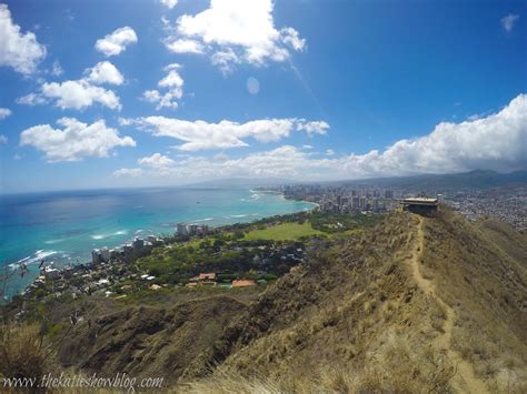 How To Hike Diamond Head An Uber Popular Trail On Oahu Oahu Hikes