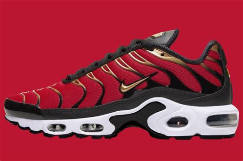 Air Max Plus Metallic Gold University Red Black University Poin