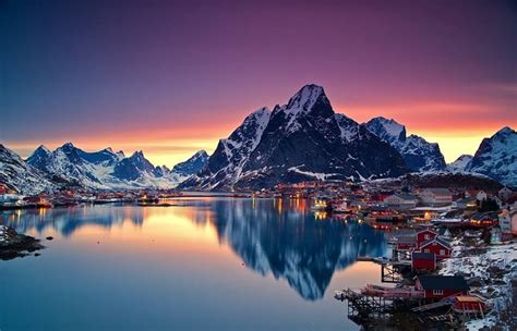 まるで絵画のようなノルウェーで最も美しい村「レーヌ」